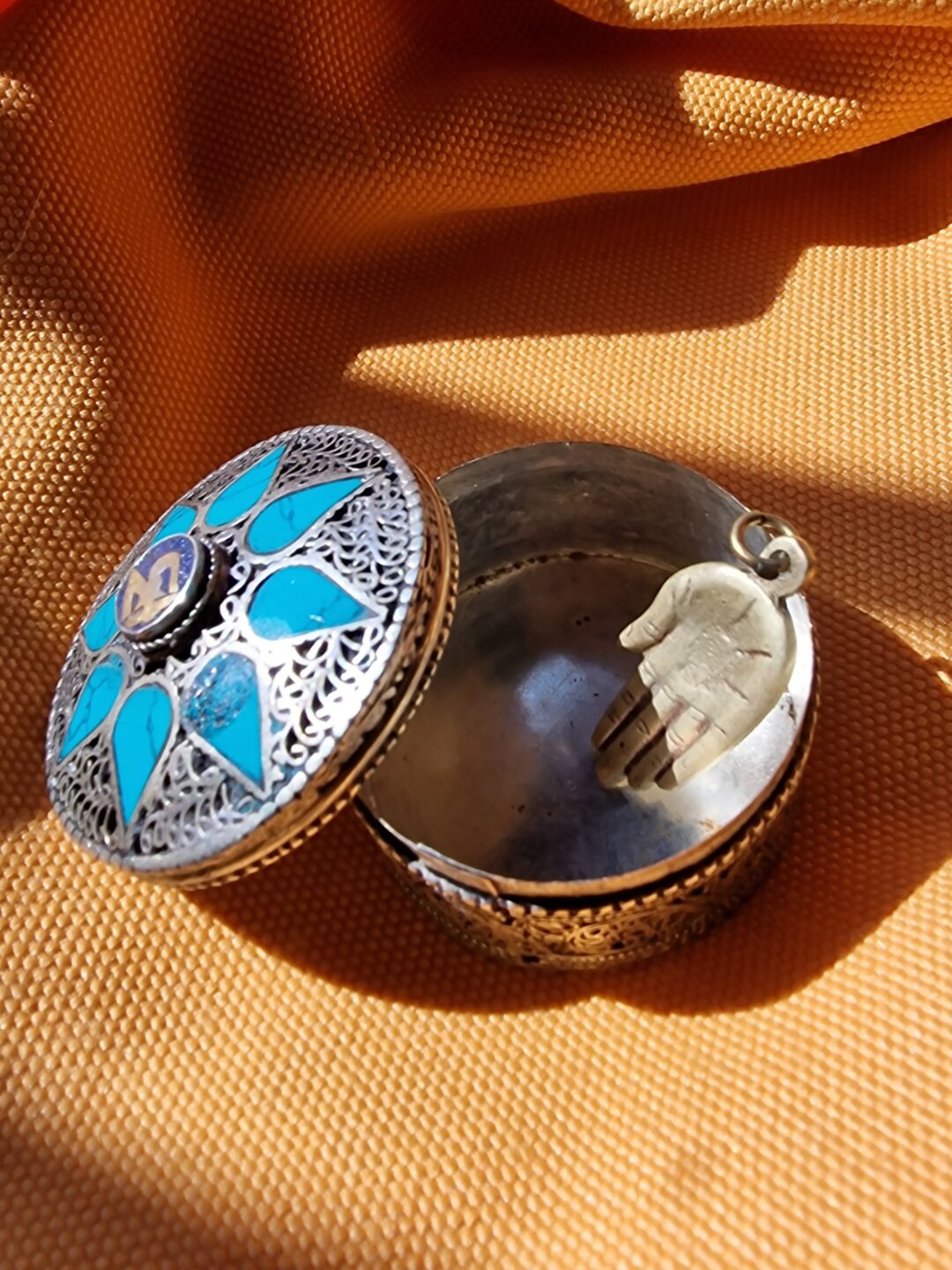 Metallic box